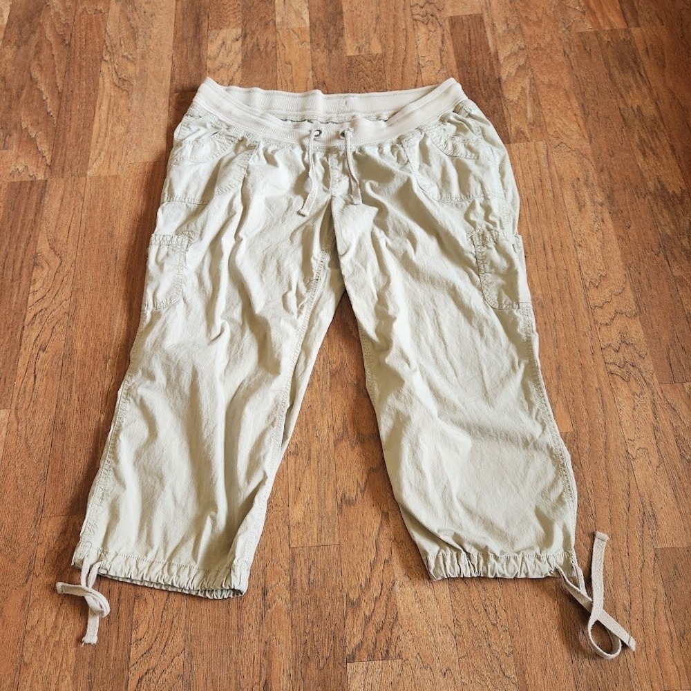 Motherhood Maternity Khaki Tan Cargo Capri Pants XL Elastic Waist Drawstring 580
